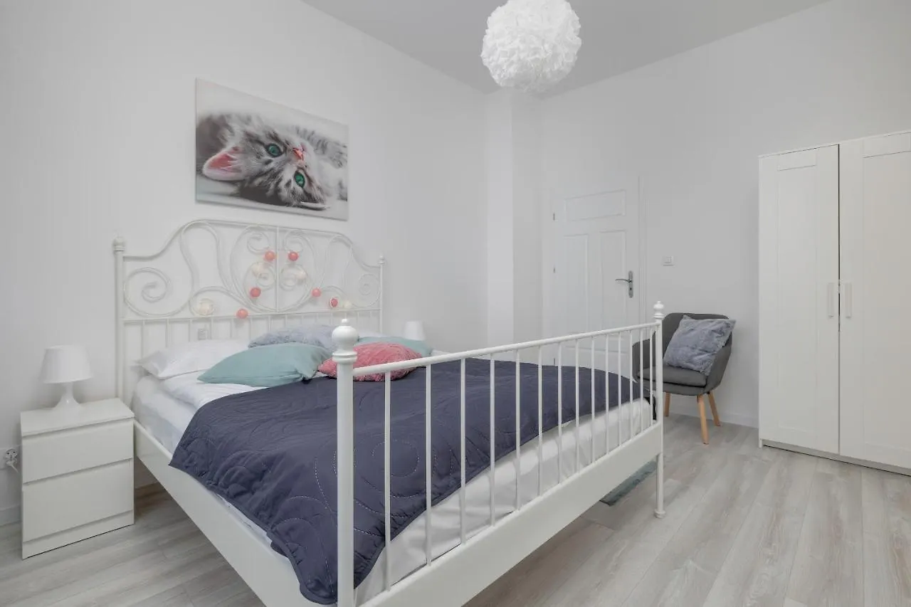 Spacious Apartment Grunwaldzka 77 Wrzeszcz By Renters Gdansk