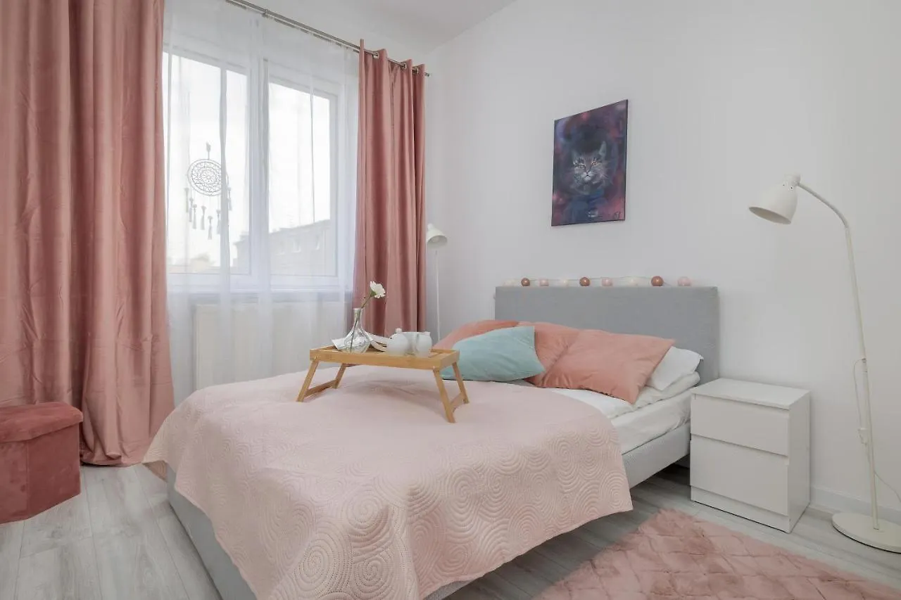 Spacious Apartment Grunwaldzka 77 Wrzeszcz By Renters Gdansk