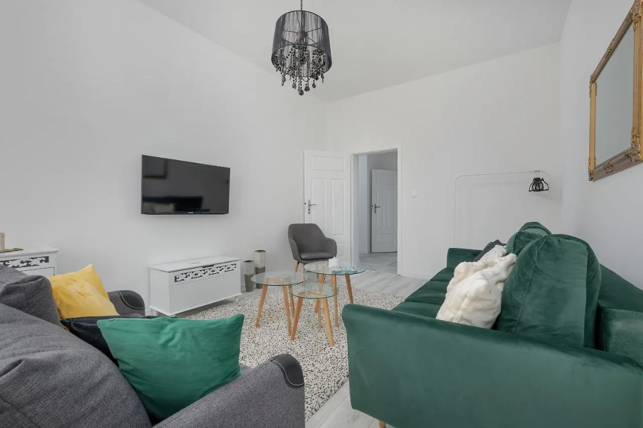 Spacious Apartment Grunwaldzka 77 Wrzeszcz By Renters Gdansk