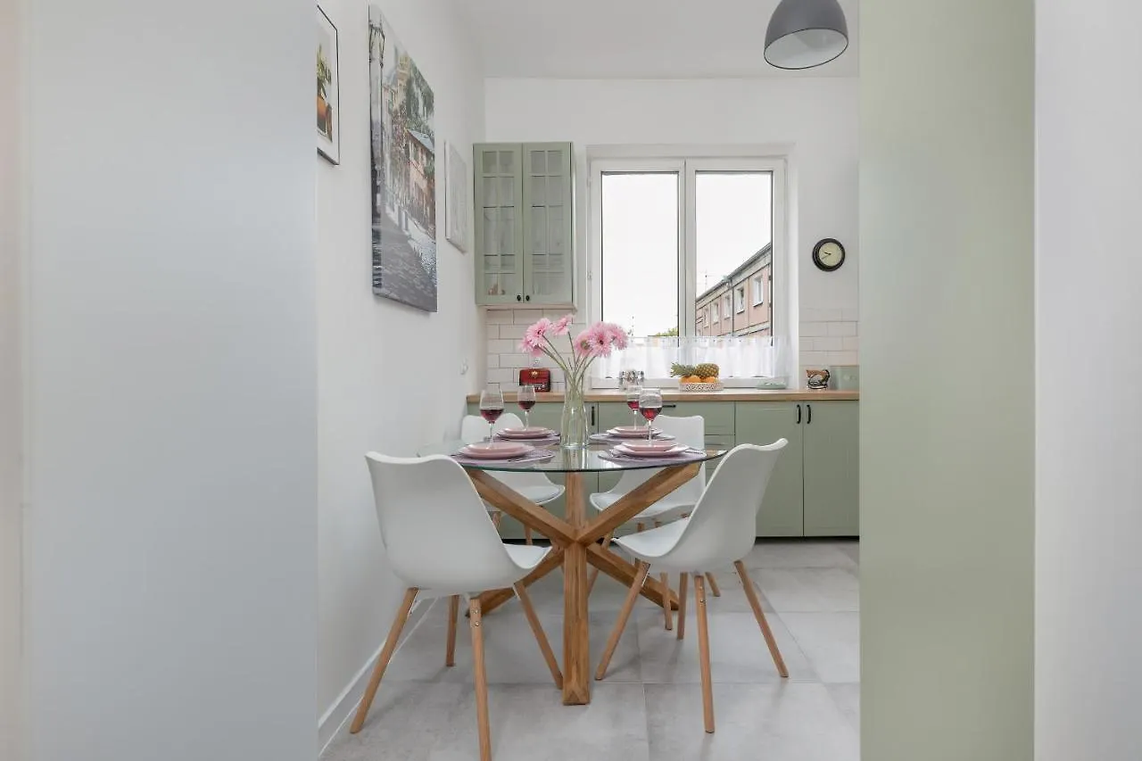 Spacious Apartment Grunwaldzka 77 Wrzeszcz By Renters Gdansk Poland