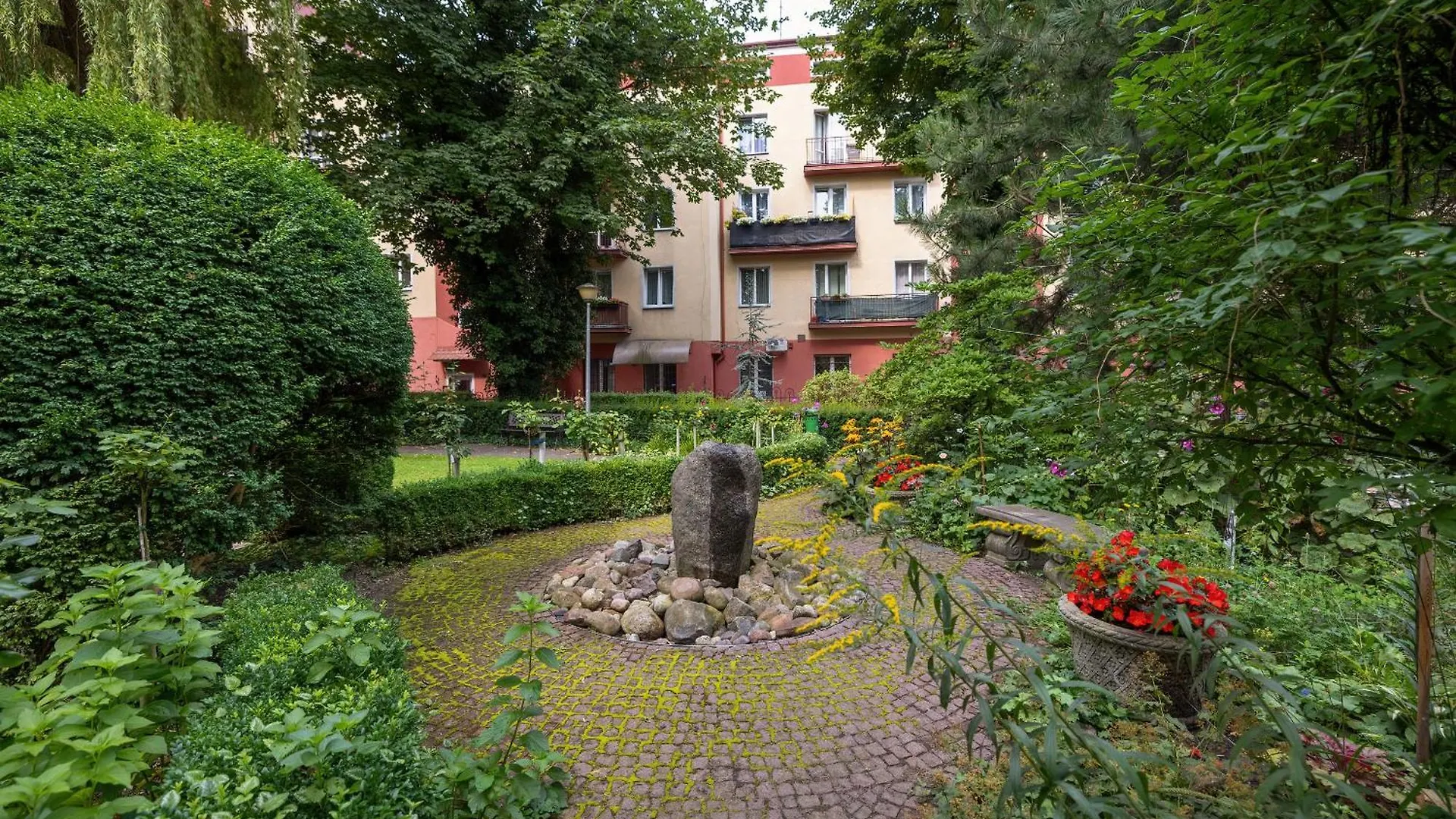 Spacious Apartment Grunwaldzka 77 Wrzeszcz By Renters Gdansk